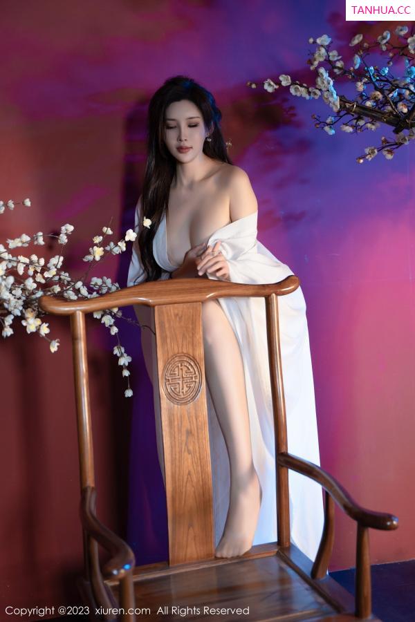周妍希 奶瓶土肥圆 [XiuRen]高清写真图 2023.11.07 No.7625 Carol周妍希 古风美腿第38张图片